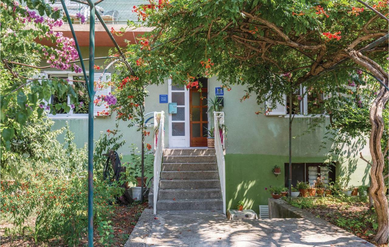 Lovely Apartment In Makarska With Wifi Kültér fotó